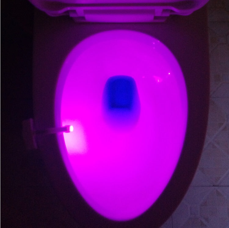 WC-istuimen yövalo sensorilla